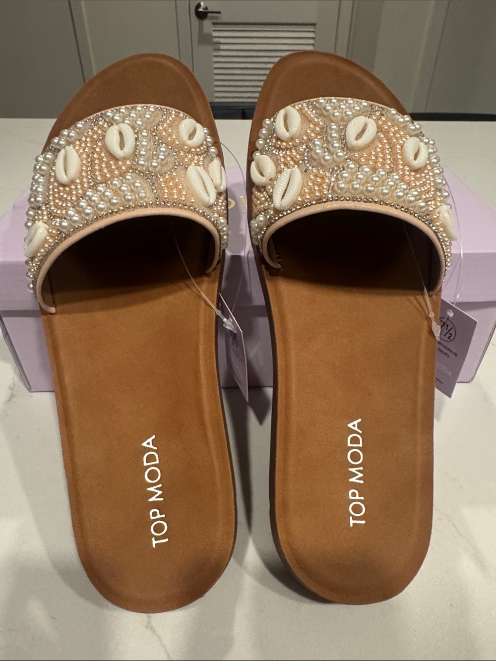 Brand New TOP Moda Tan Slide Sandals with Pearl Beads & Shell Accents